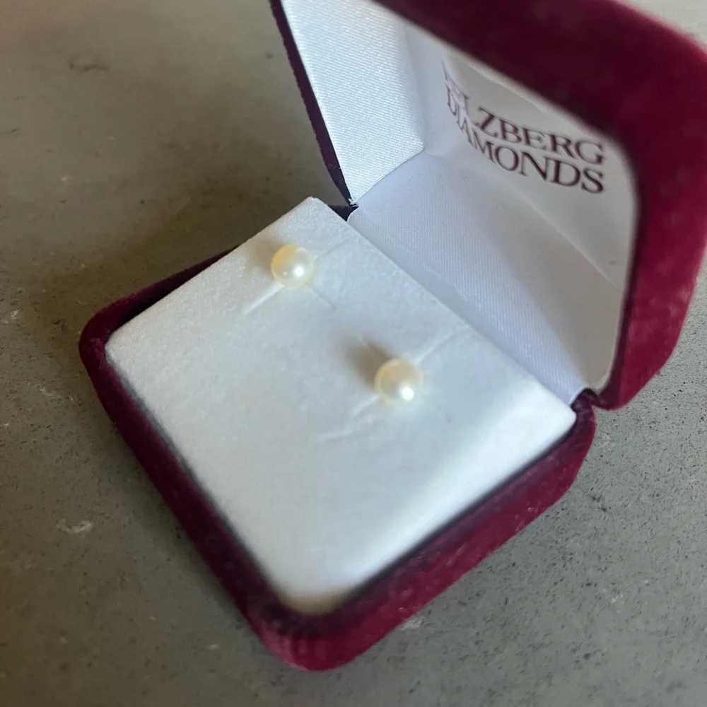 14k real pearl earrings with solid gold posts - Picture 2 of 4